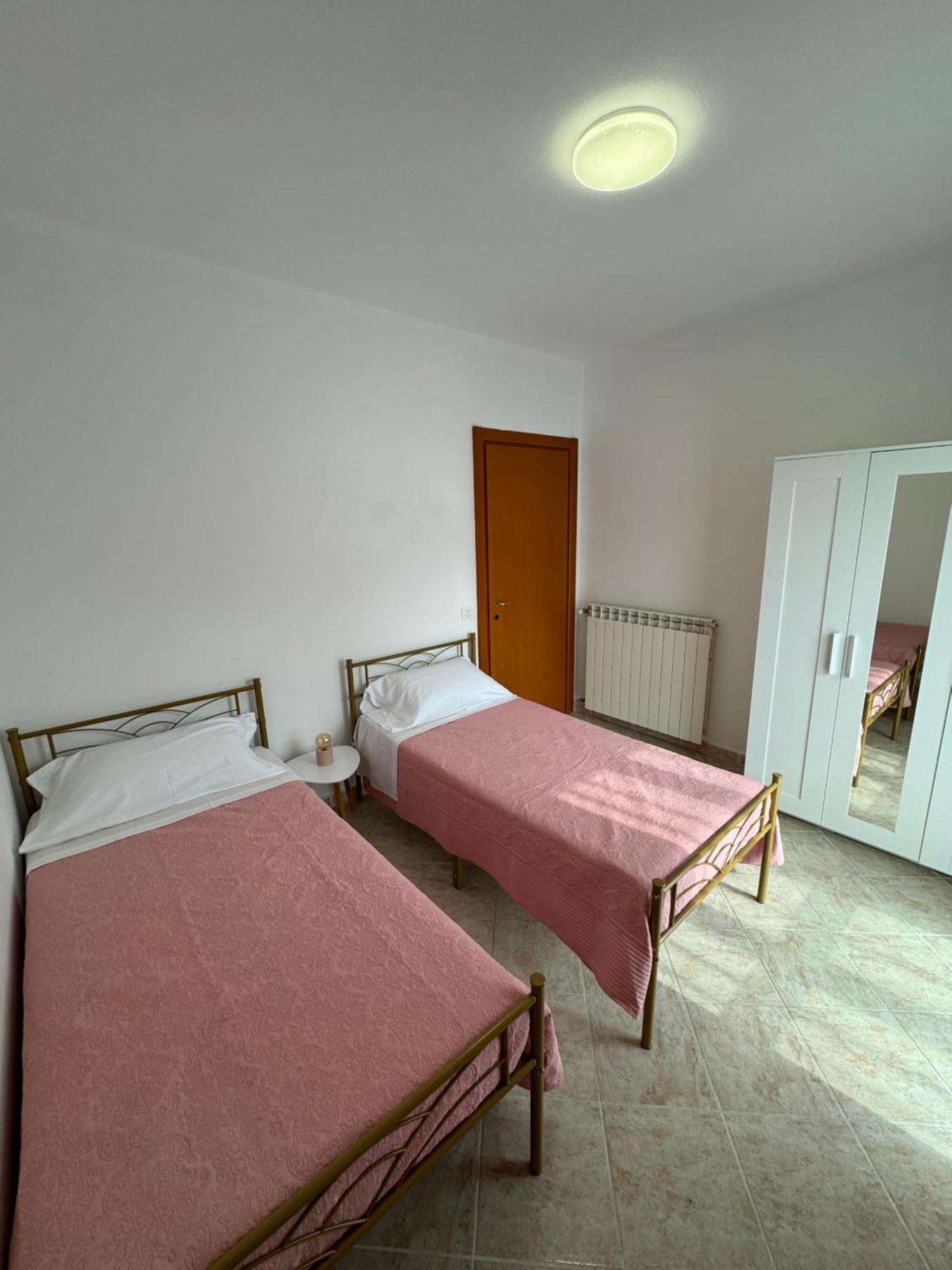 Serravalle Shop&Stay Serravalle Scrivia Exteriör bild