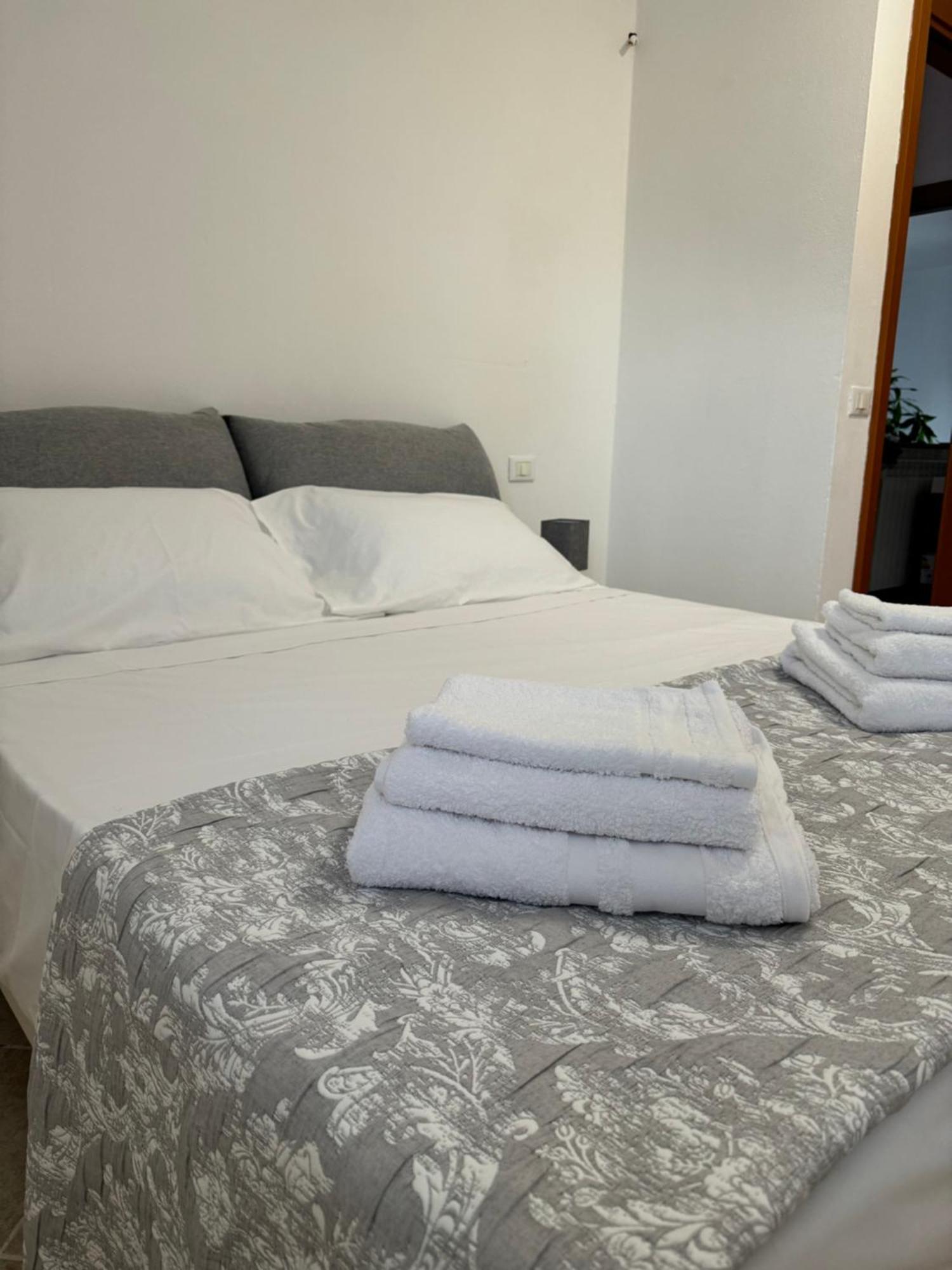 Serravalle Shop&Stay Serravalle Scrivia Exteriör bild